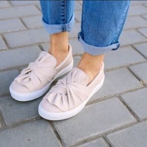 [MIA] Zori Bow Slip On Sneakers